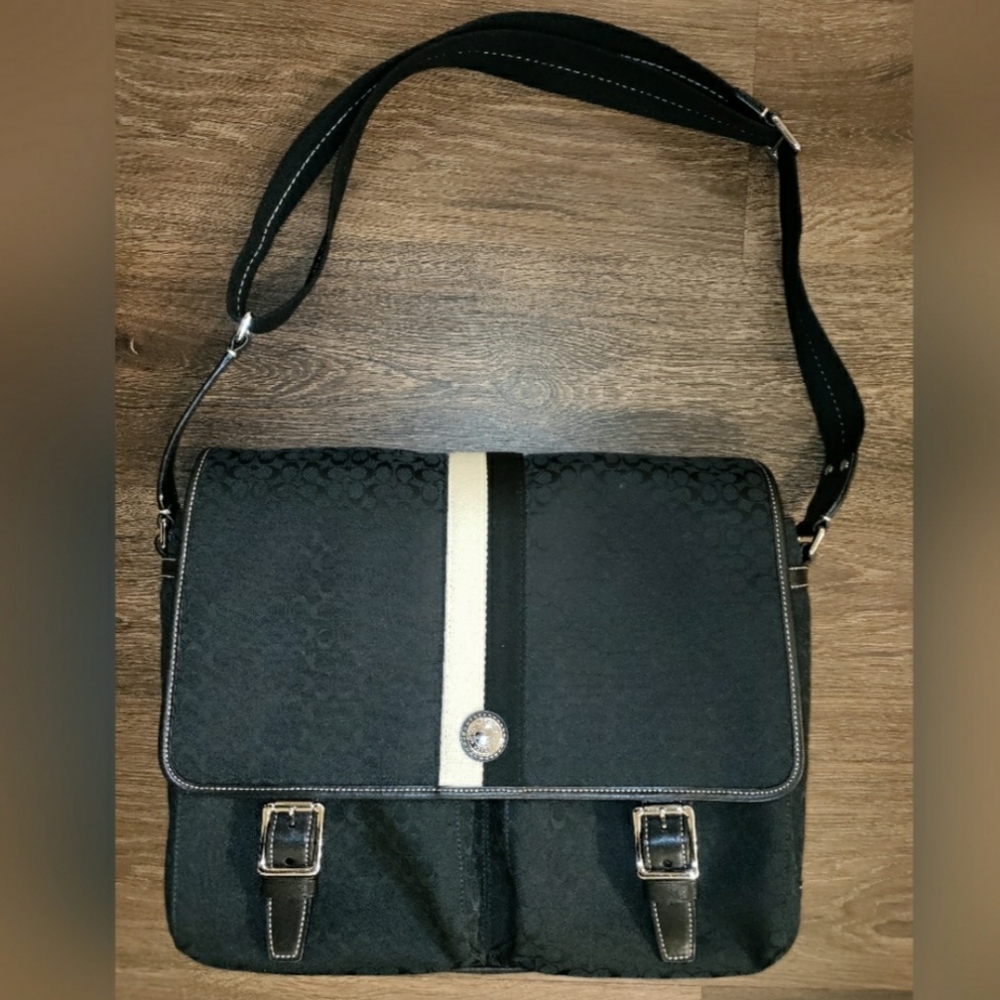 Coach Voyager Messenger bag